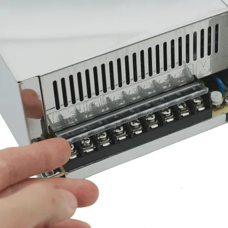 Источник питания INNOCONT. Вход: 220VAC, 5А, выход: 500W, 24VDC, 20A, -10 +50С, IP20, типы защиты: КЗ, перегрузка, перенапряжение SB-P-500-24